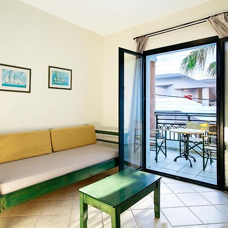 Alkionides Seaside Hotel ปลาเตเนียส ห้อง รูปภาพ