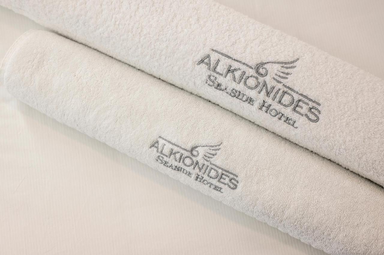 Alkionides Seaside Hotel ปลาเตเนียส ภายนอก รูปภาพ
