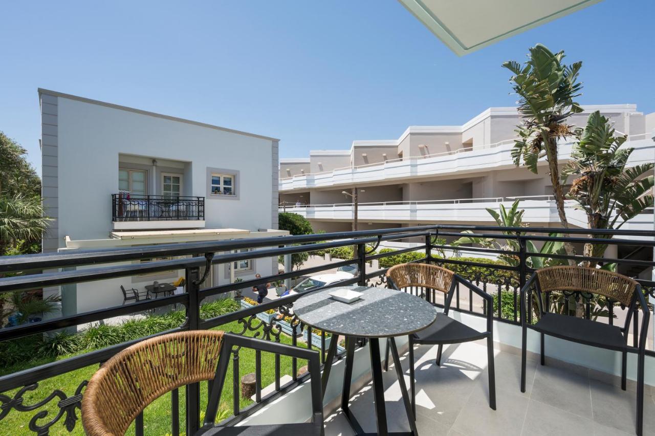 Alkionides Seaside Hotel ปลาเตเนียส ภายนอก รูปภาพ