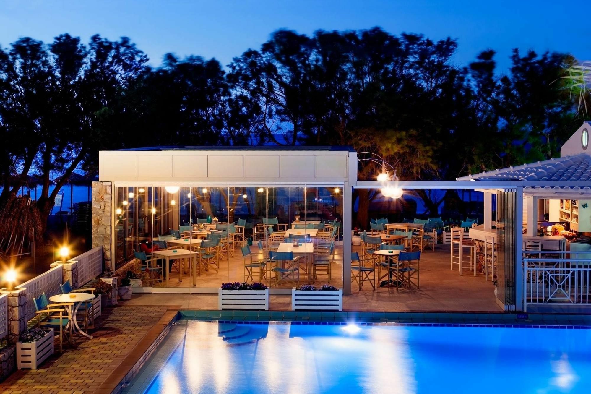 Alkionides Seaside Hotel ปลาเตเนียส ภายนอก รูปภาพ