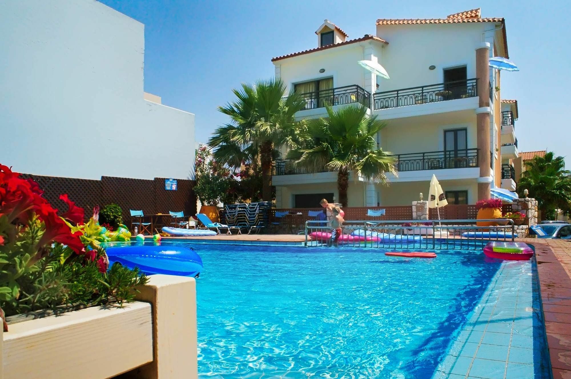 Alkionides Seaside Hotel ปลาเตเนียส ภายนอก รูปภาพ